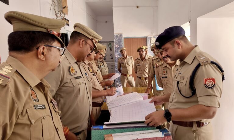 MAHOBA: पुलिस अधीक्षक महोबा श्री पलाश बंसल ने किया थाना कोतवाली नगर का वार्षिक निरीक्षण, जनसुरक्षा और पारदर्शिता को लेकर दिए अहम निर्देश