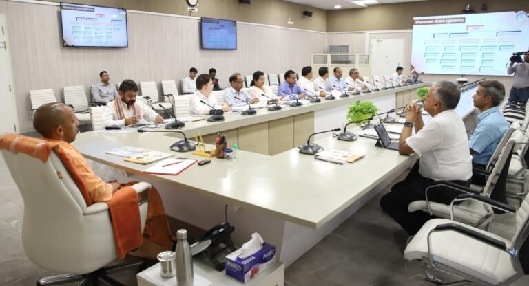 उत्तर प्रदेश में खाद्य मिलावट और नकली दवाओं के खिलाफ सीएम योगी का बड़ा ऐलान — अब लगेगी चौराहों पर तस्वीरें, घोषित किया ‘सामाजिक अपराध’