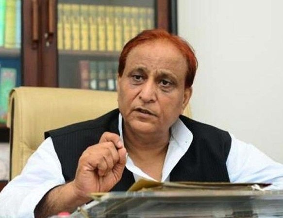 रामपुर में आजम खान का चौंकाने वाला बयान — बोले “मैं अपराधी हूं, मुझ पर 113 मुकदमे बाकी हैं”
