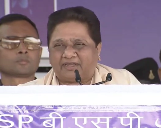 मायावती का अखिलेश यादव पर पलटवार — “अगर कांशीराम जी से इतना प्रेम है तो उनके नाम पर कासगंज का नाम क्यों बदला?”